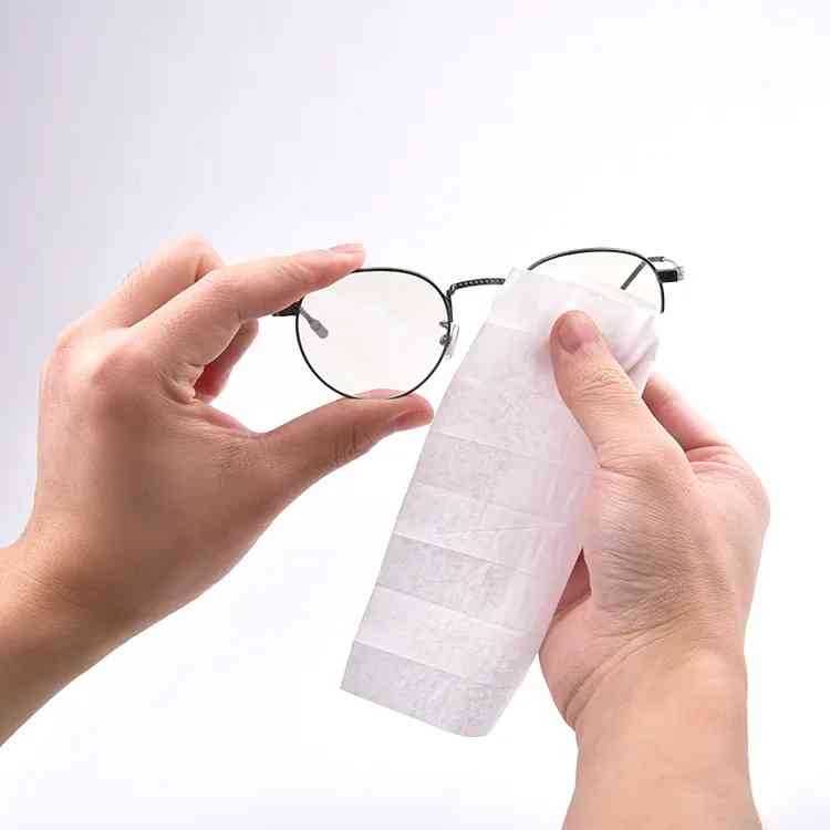 sanitizing lens cleaning wet wipes